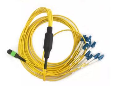MPO/UPC do LC/UPC 12-żyłowy kabel krosowy Złącze MPO/UPC